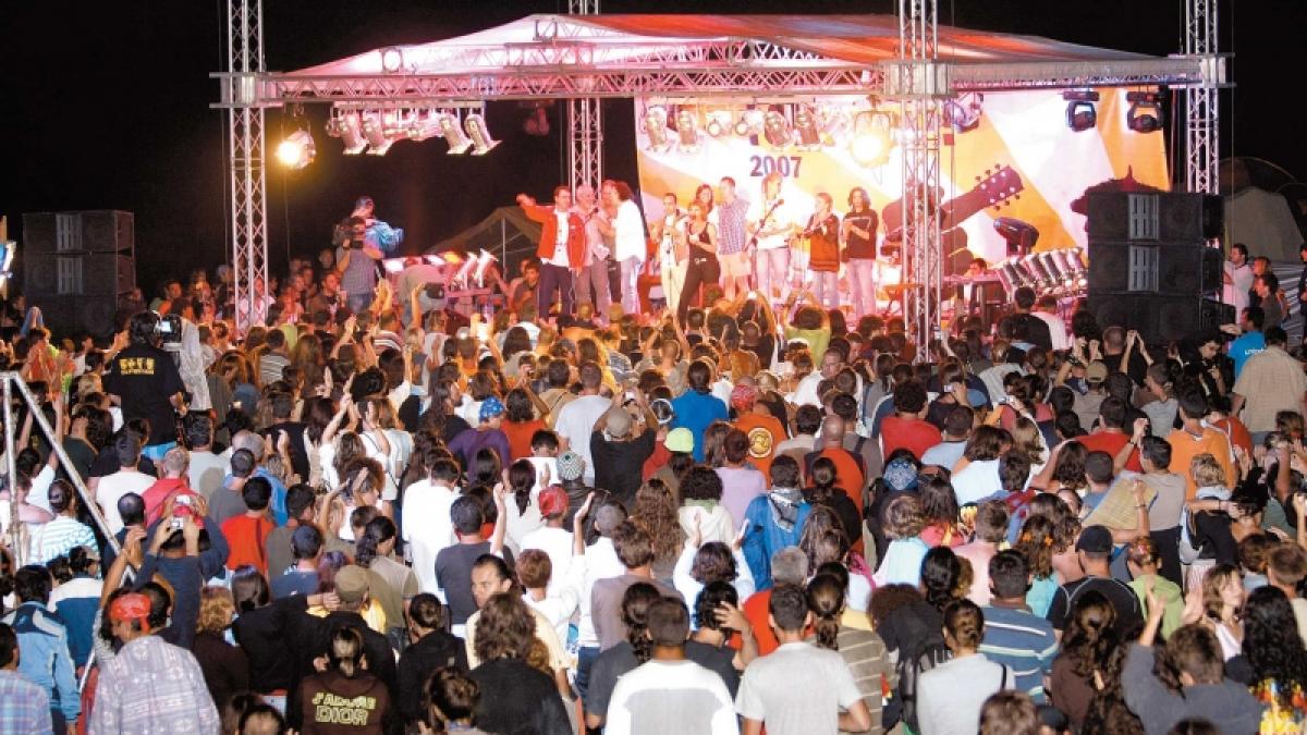 Numai la Vamă putem da samă de Folk You!