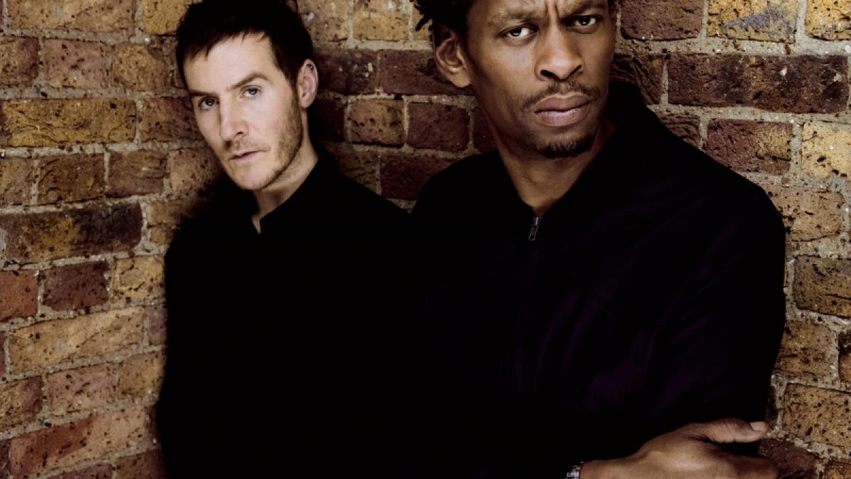 Massive Attack dupa ora 21:00