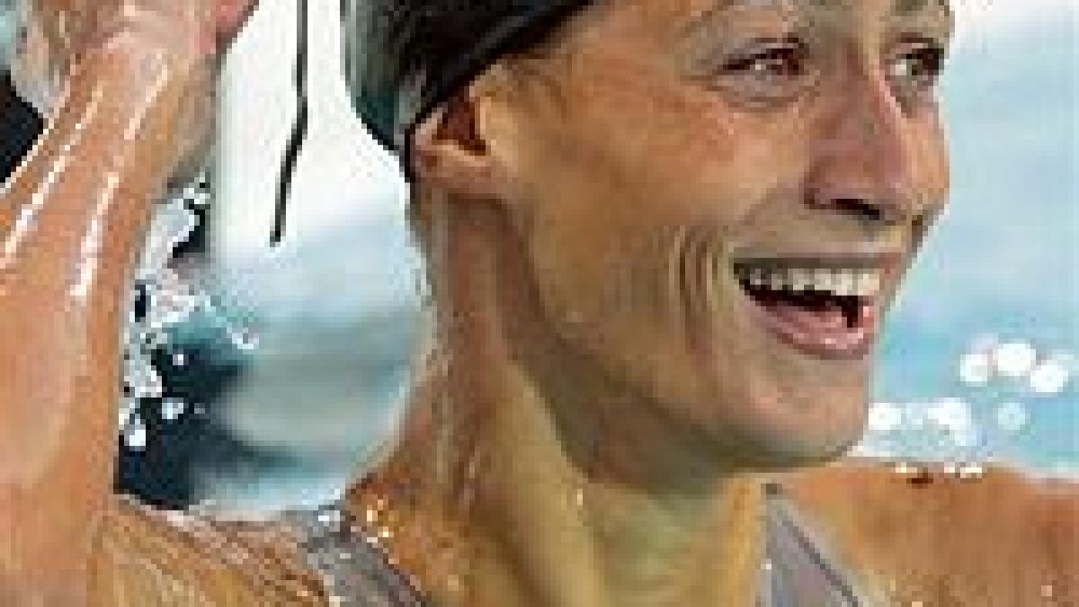 Camelia Potec s-a calificat în semifinalele probei de 200 metri liber