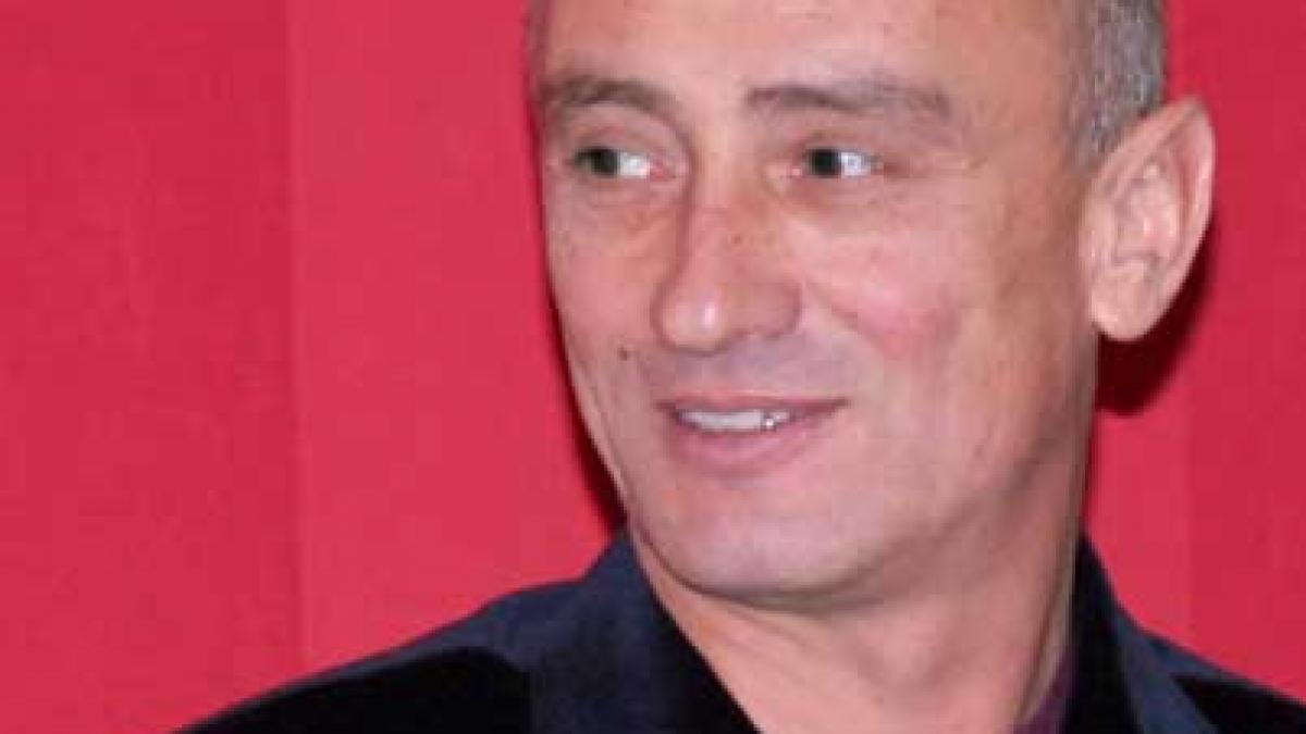 Iţe, urzeli, pămînt şi valize cu bani