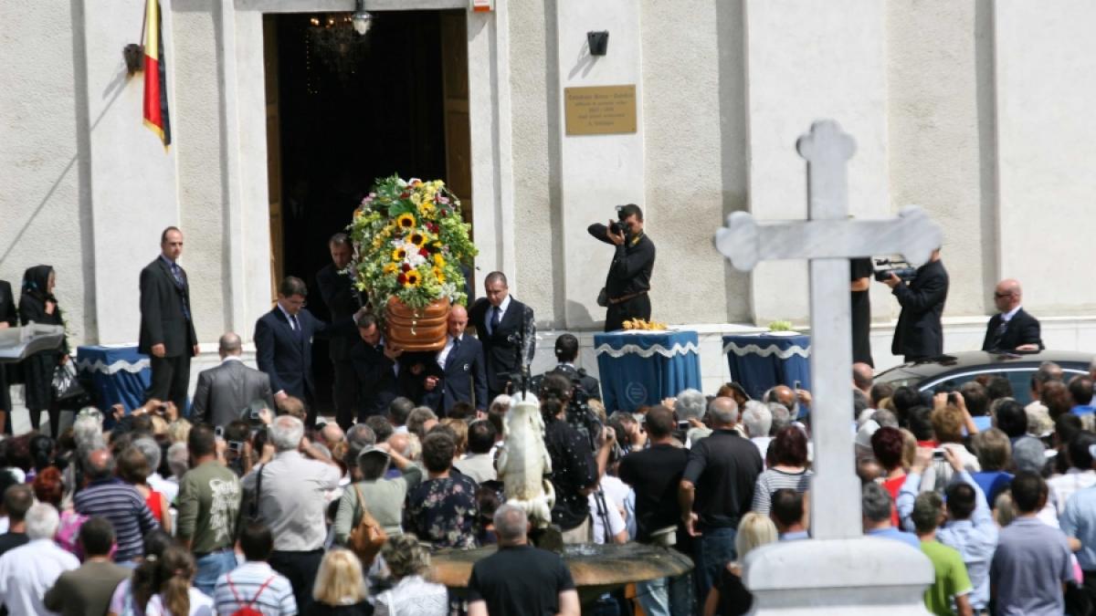 Funeralii cu bodyguarzi