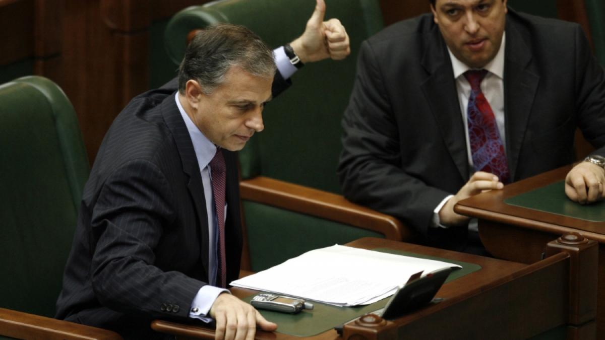 Senatorii PSD au semnat în orb