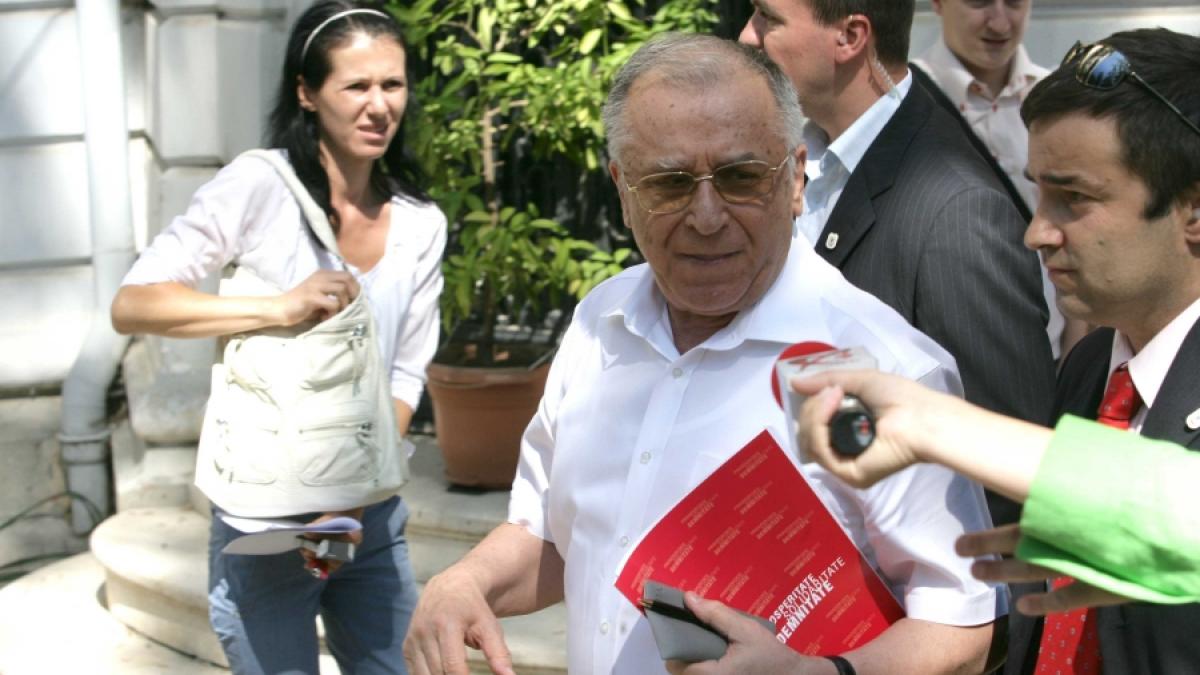 Iliescu a cedat în faţa lui Geoană 