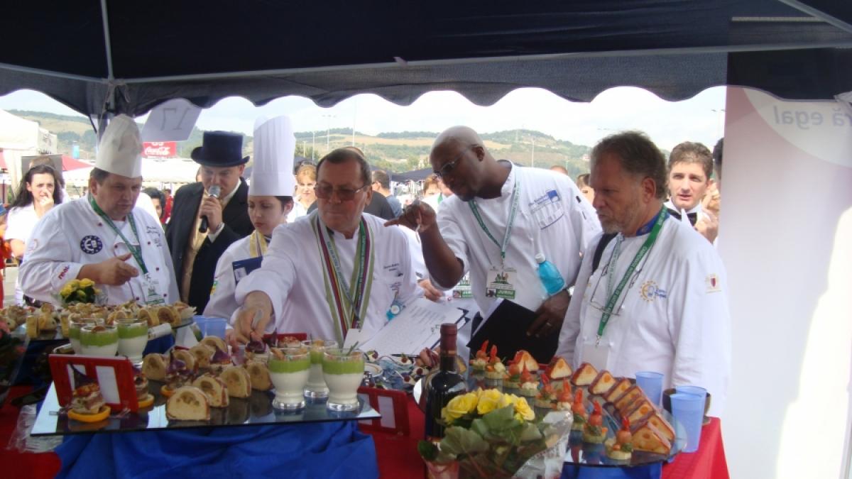 Robert Rainfort îi aplaudă pe români