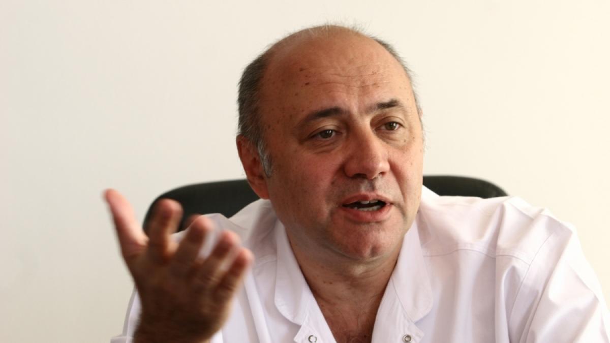 100 de operaţii de chirurgie robotică