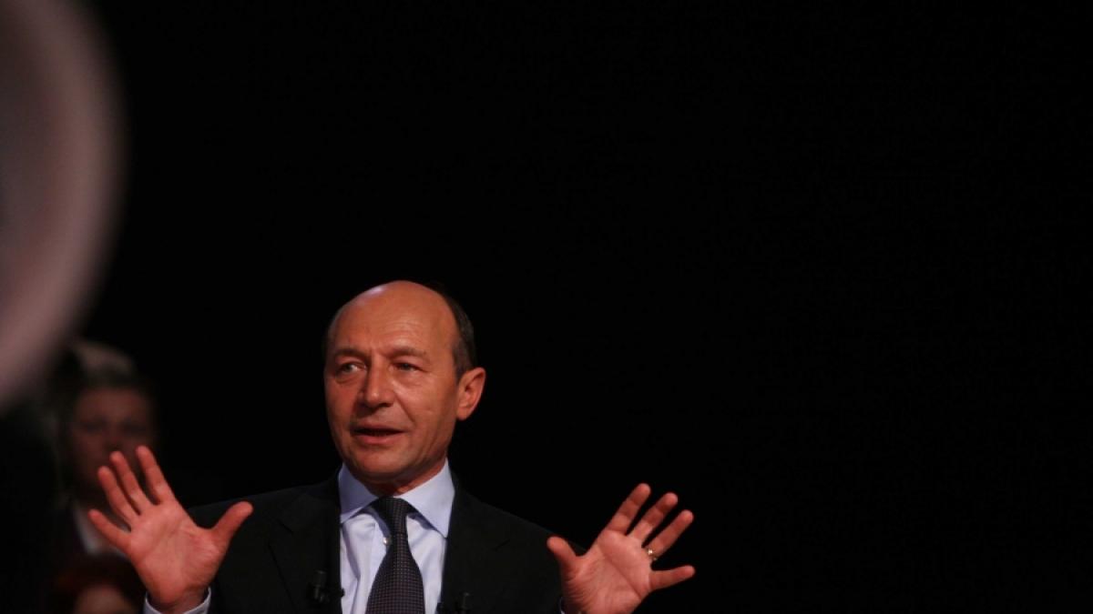 ARANJAMENT ASUMAT - "Soluţia imorală" este Băsescu