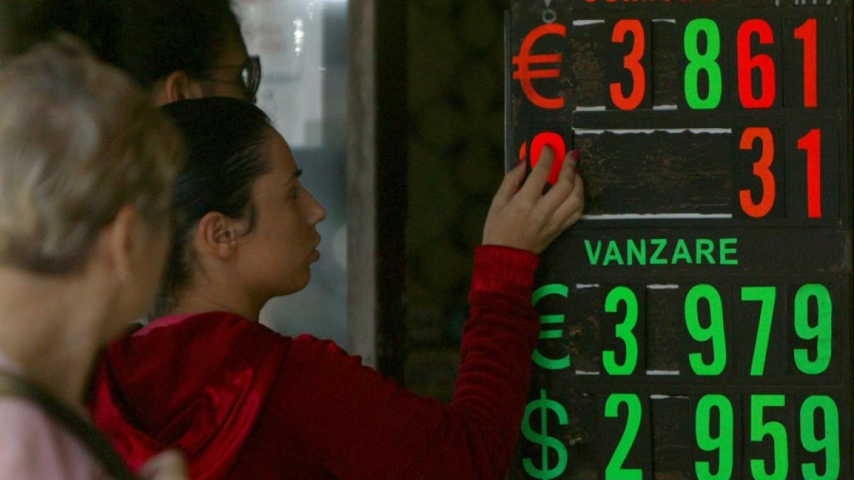FINANŢE - Băncile nu duc lipsă de bani 