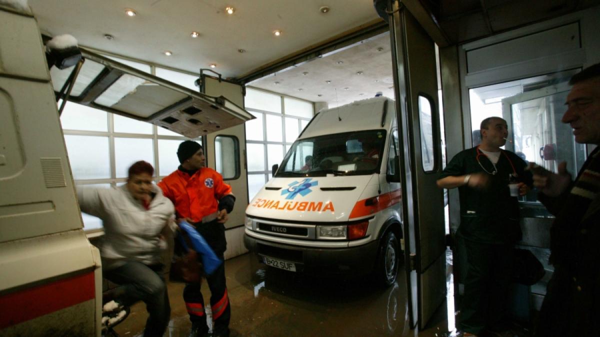 FAULT &Icirc;N SĂNĂTATE - Salvările private, lovite pe la spate