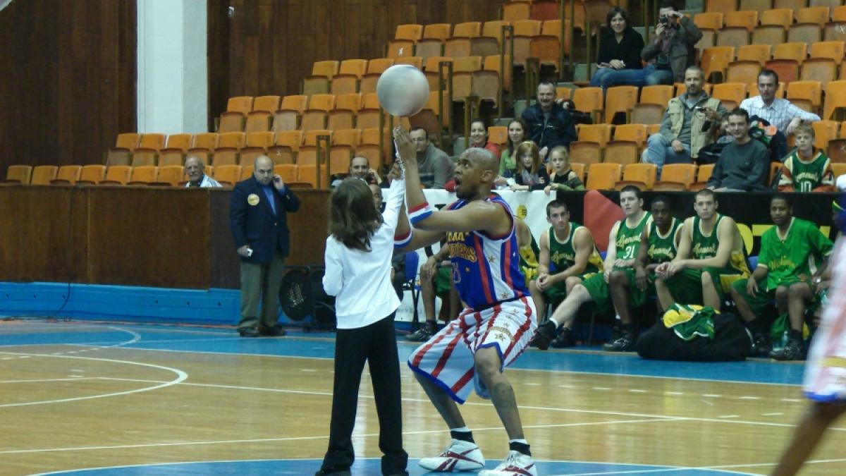 Harlem Globetrotters - Baschetul ca spectacol