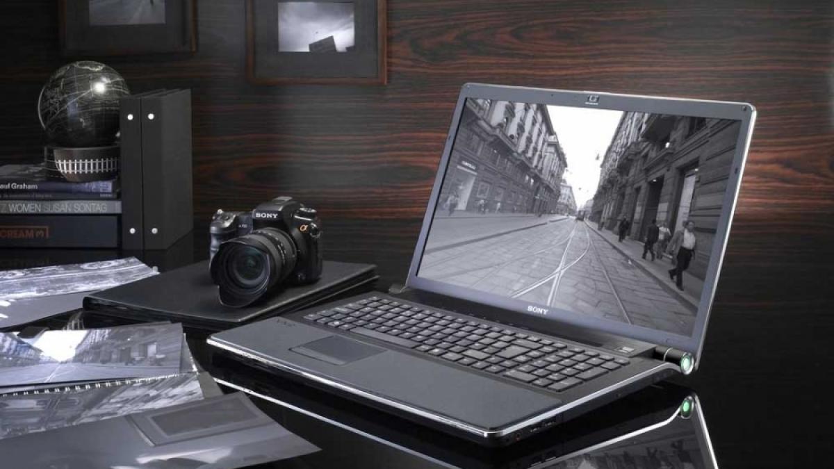 SOFTWARE / Editoare foto pentru desktop, dar şi în online 