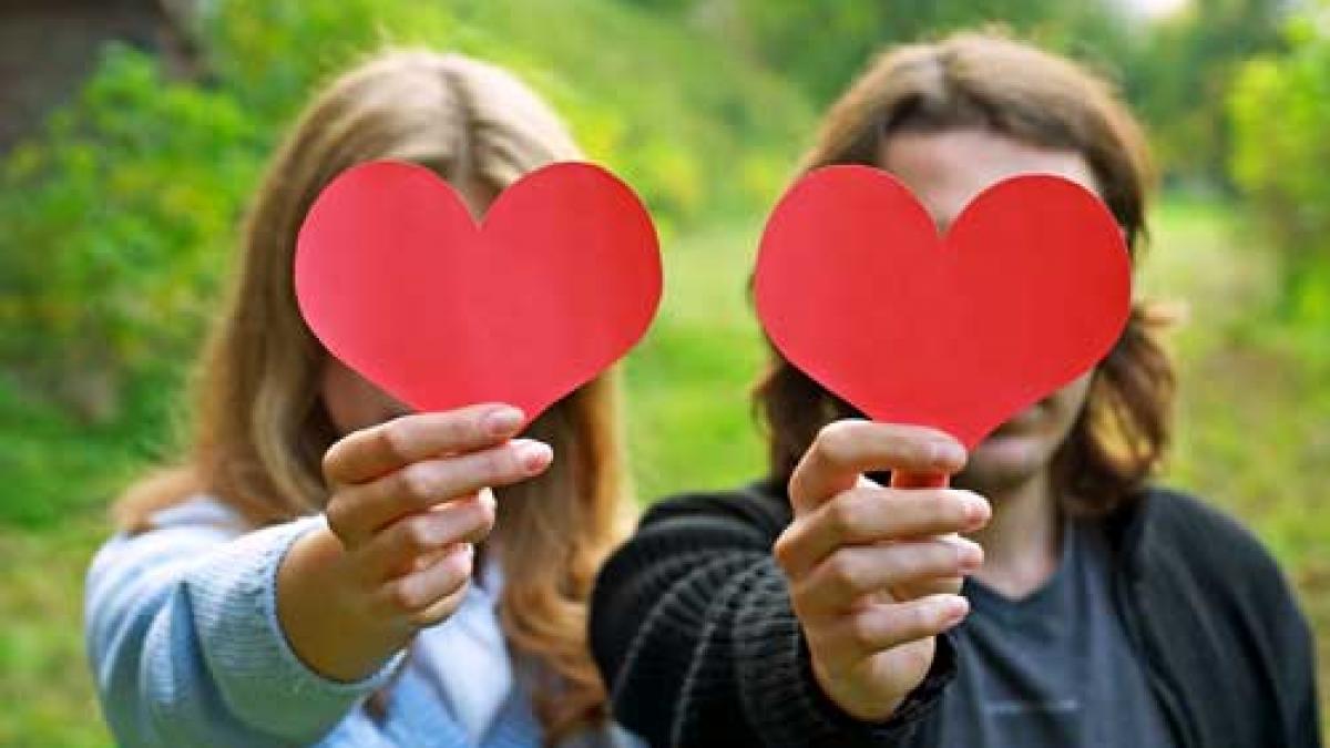 LOVE IS IN THE AIR / Declaraţii de dragoste altfel