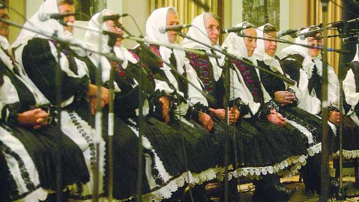 Nunta şi moartea, cântate la rece