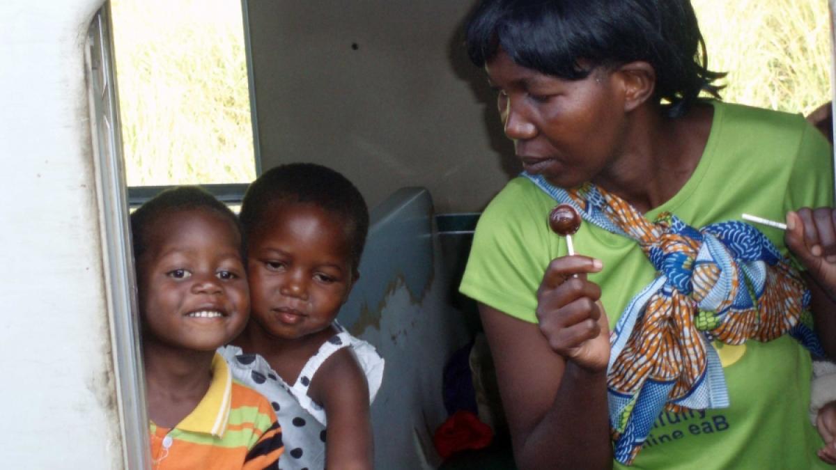 ZIMBABWE / Un pas prea mic pentru omenire