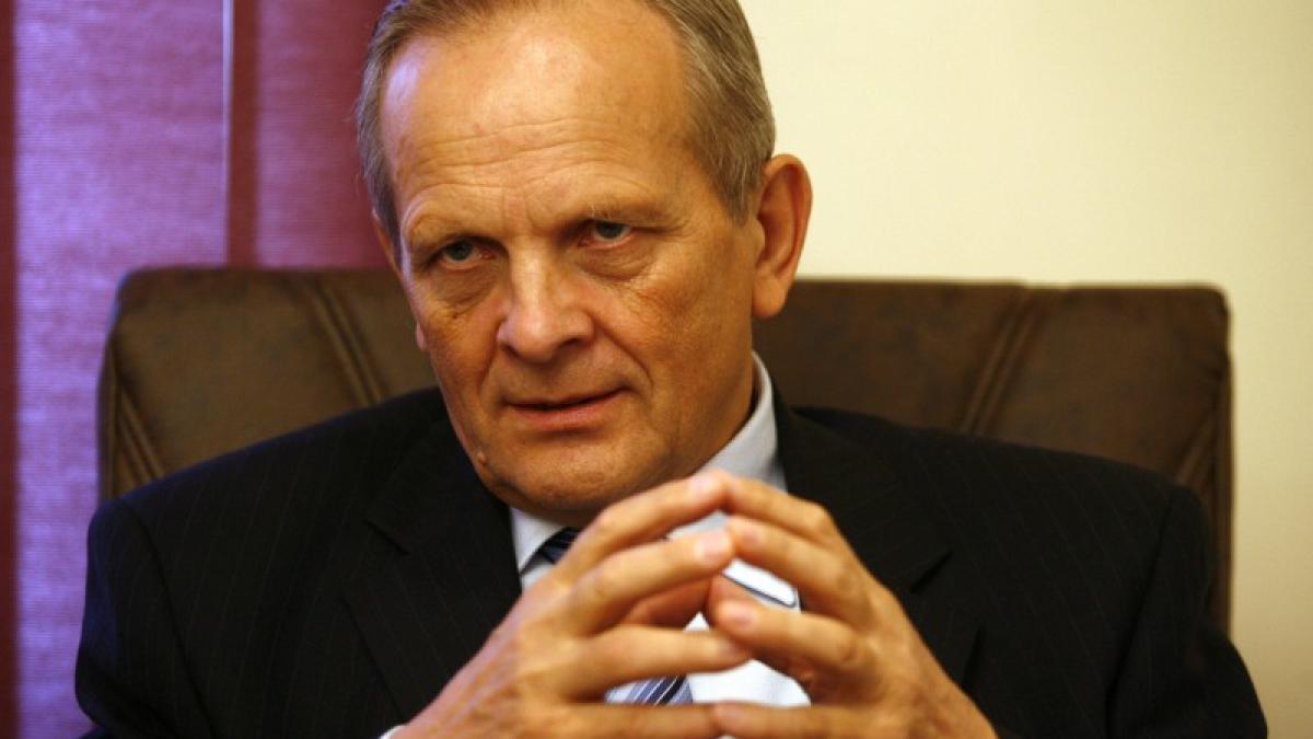E oficial - Stolojan, nominalizat pentru funcţia de premier 