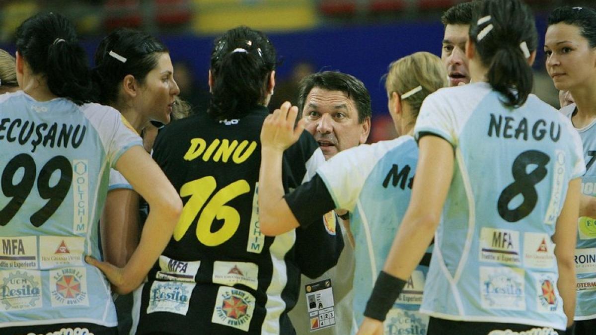 CE HANDBAL FEMININ/Afară din careul de aşi