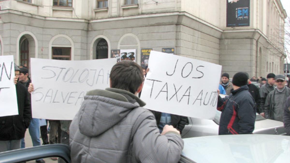 GUVERNUL, DAT &Icirc;N JUDECATĂ / Taxa auto naşte monştri