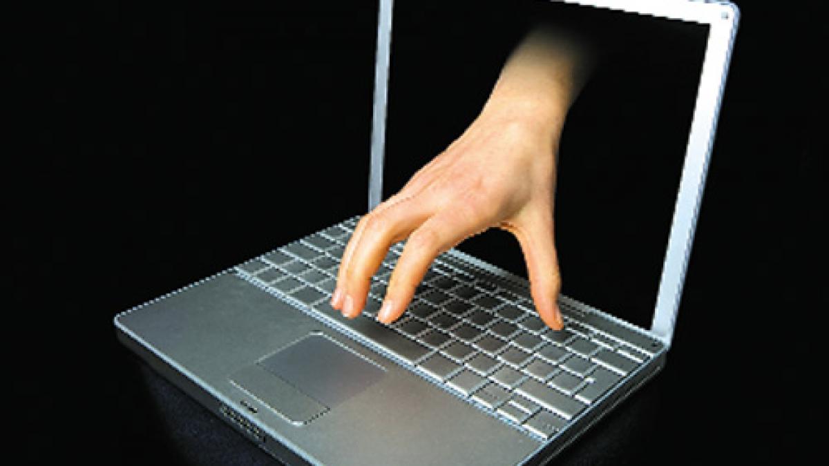 SECURITATE / Sărbători cu "găuri" în browser şi buzunare