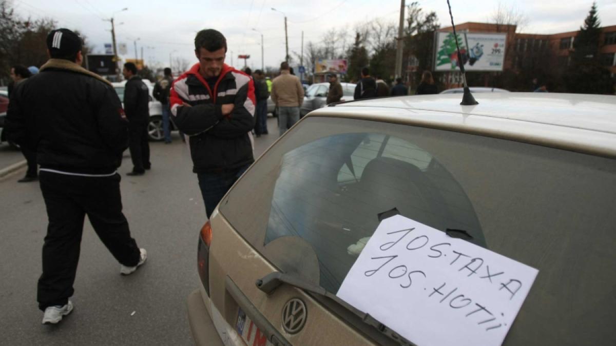 &Icirc;n ciuda protestelor - Majorarea taxei auto, în vigoare