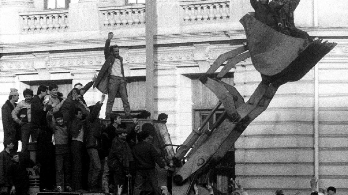 REMEMBER 1989 / “I-am ascuns sub bancheta din spate a maşinii”