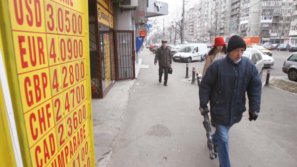 LEUL, SLAB / Euro: 4,5 lei în vară