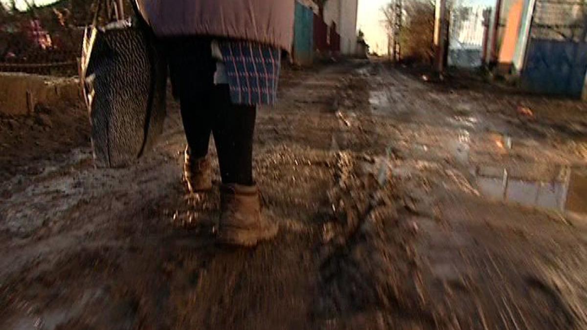 “ORAŞUL” PANTELIMON, FĂRĂ CANALIZARE/O viaţă în noroaie