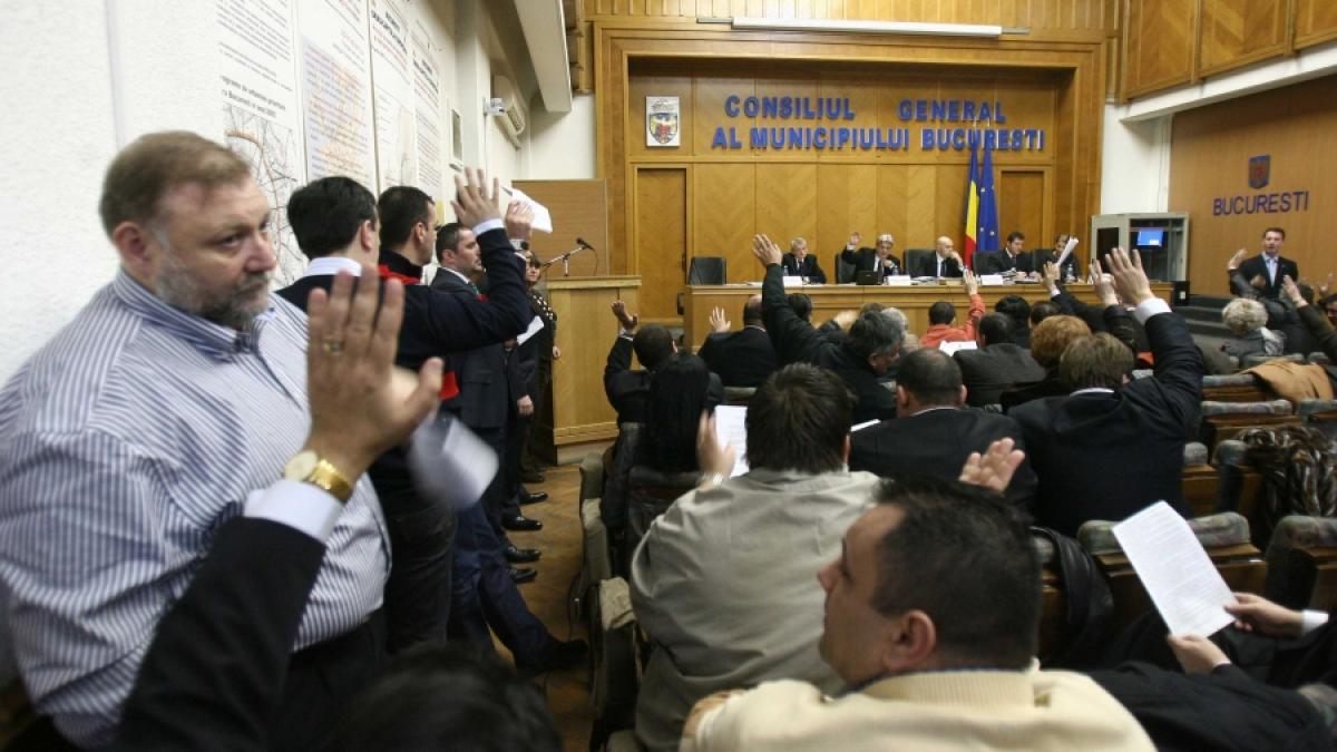 Directorii Capitalei, între concediere şi promovare