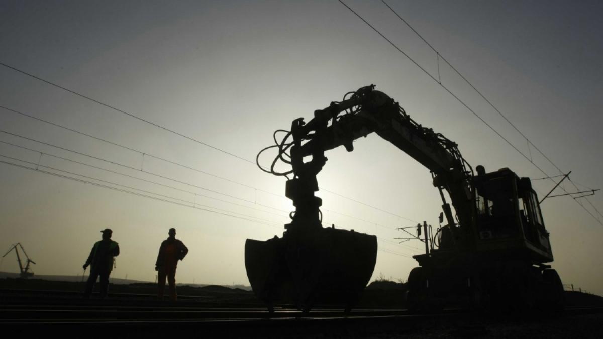 Trezirea la realitate: Mii de oameni rămân fără locuri de muncă