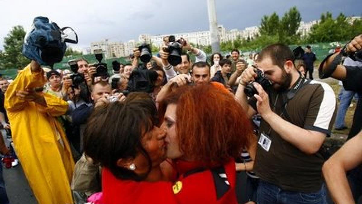 Amendată pentru "cocoşel"/ Naomi, recidivist…Ă?