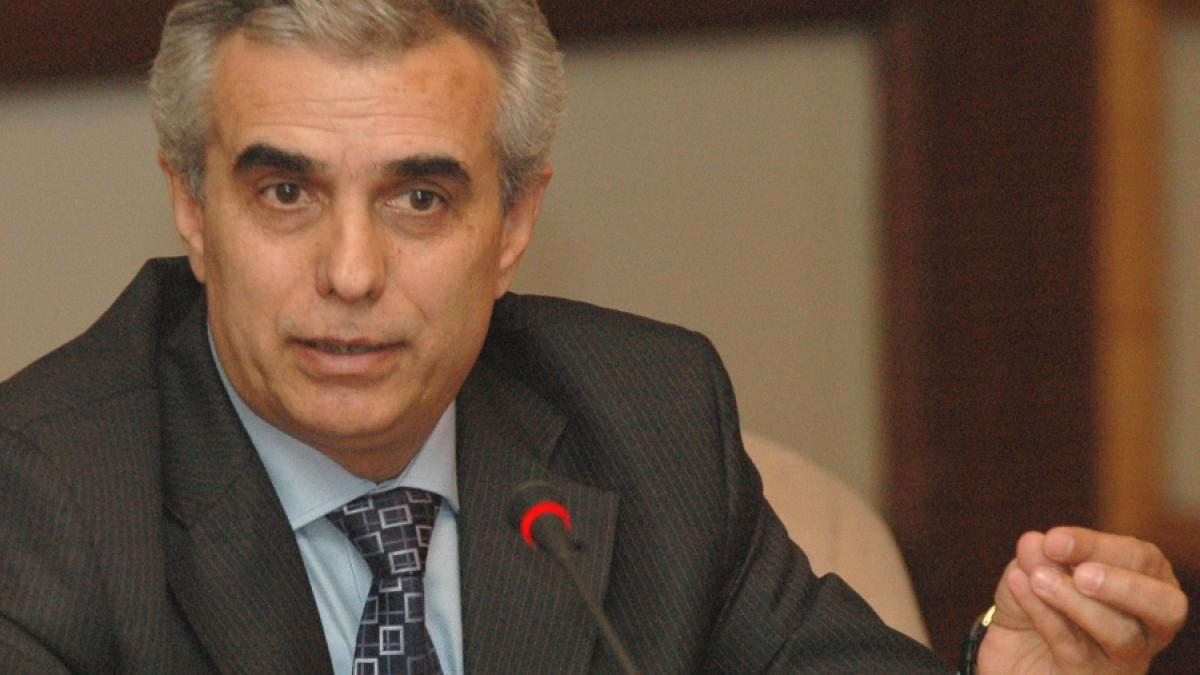 &Icirc;N VREME DE CRIZĂ/Manţog înfiinţează noi posturi la Turceni