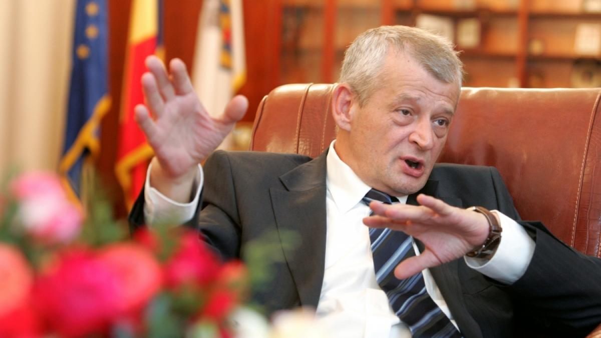 PROIECTE, PROMISIUNI, RELAŢII CU SUBALTERNII/Oprescu, vatmanul bucureştenilor