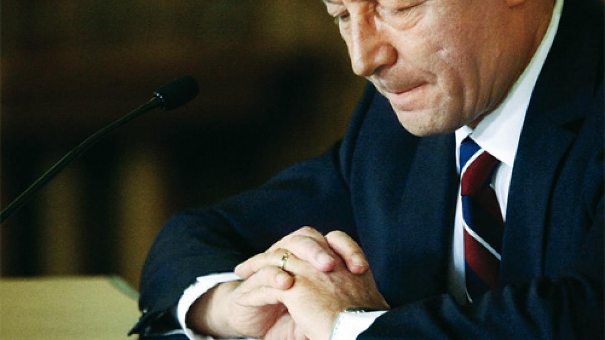 DACĂ GUVERNUL AR EŞUA... / Băsescu zice că n-ar mai candida