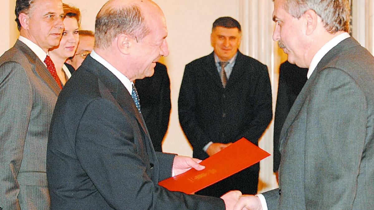 ATAC/Traian Băsescu, în luptă furibundă cu “mogulii” din presă