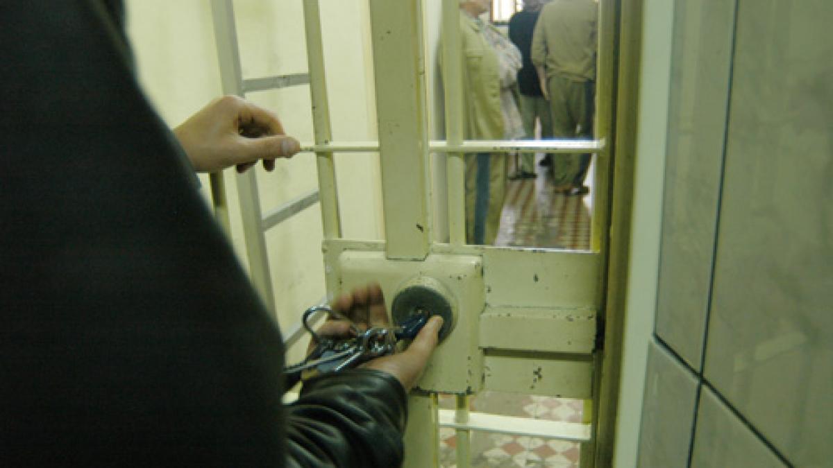 POLIŢIST INFRACTOR FĂCUT SCĂPAT / Campionul Gorbunovilor
