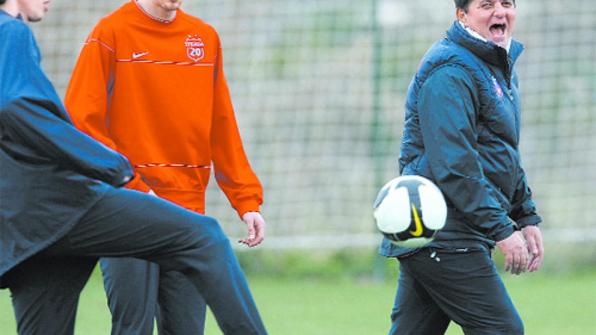 STEAUA / Au puţine variante