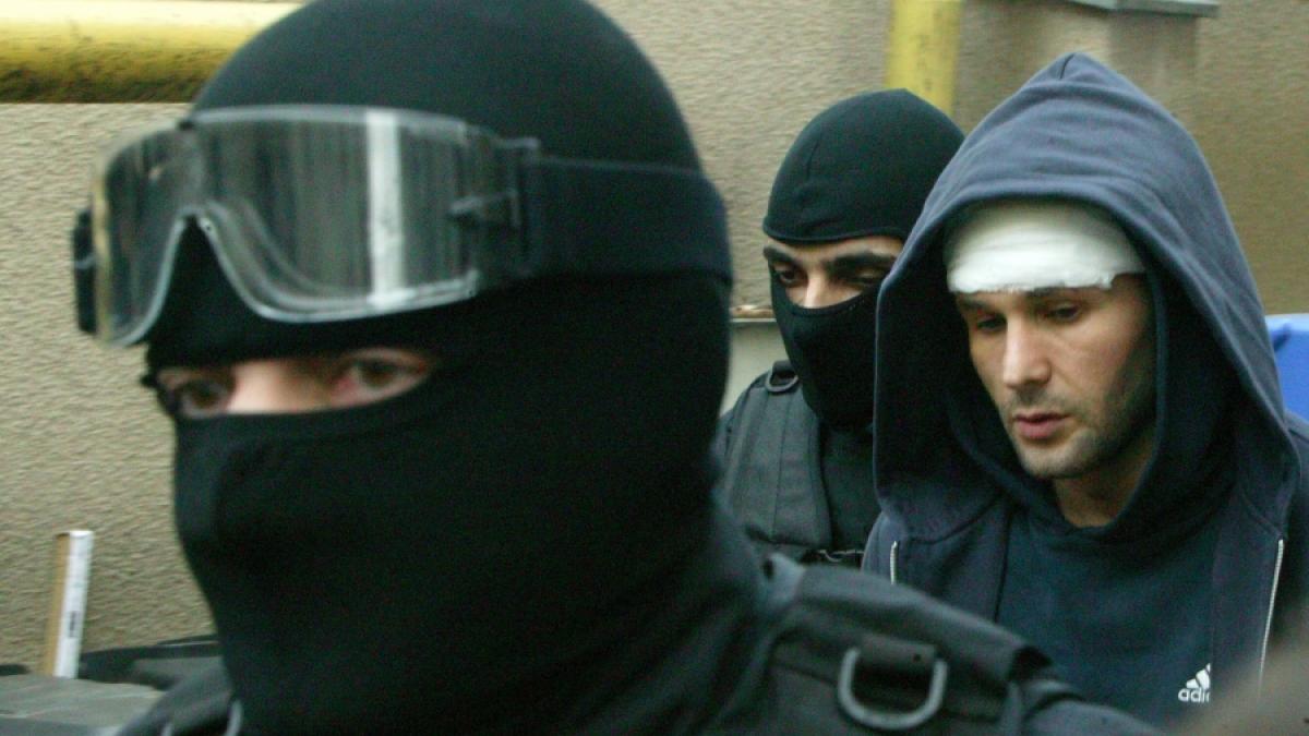 INCIDENT – MALL MILITARI/ Care pe care?