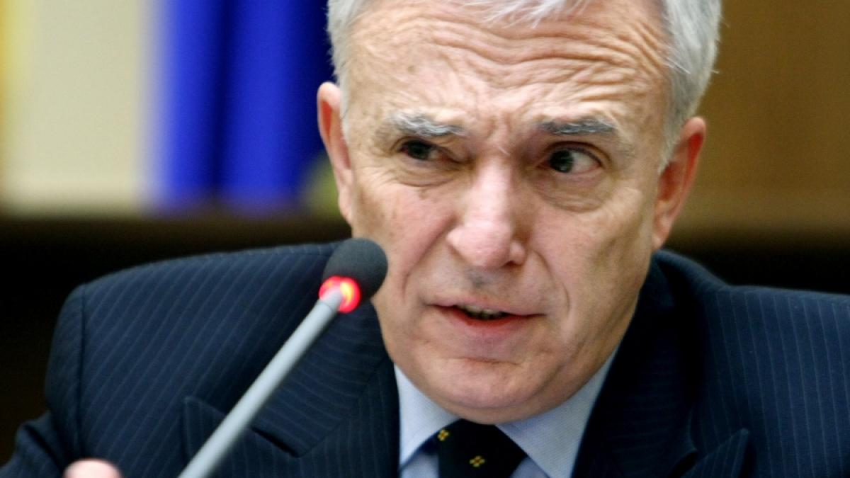 ROCK’N RON CU SPECULATORII / “Leul” Isărescu apără cursul 