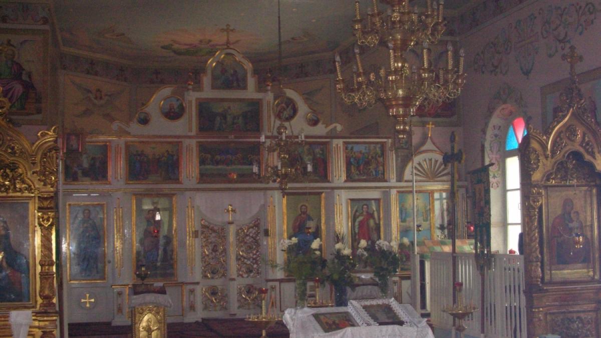 REPORTER &Icirc;N BASARABIA DE SUD/Biserica şi “comisarii roşii”