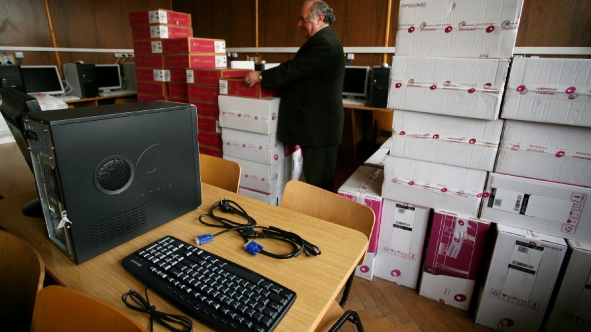 CONTRACT REZILIAT/Calculatoarele lui Tăriceanu, ţeapă electorală
