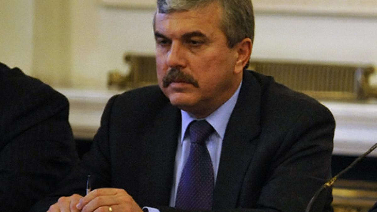 Descentralizarea instituţională, în linie dreaptă 