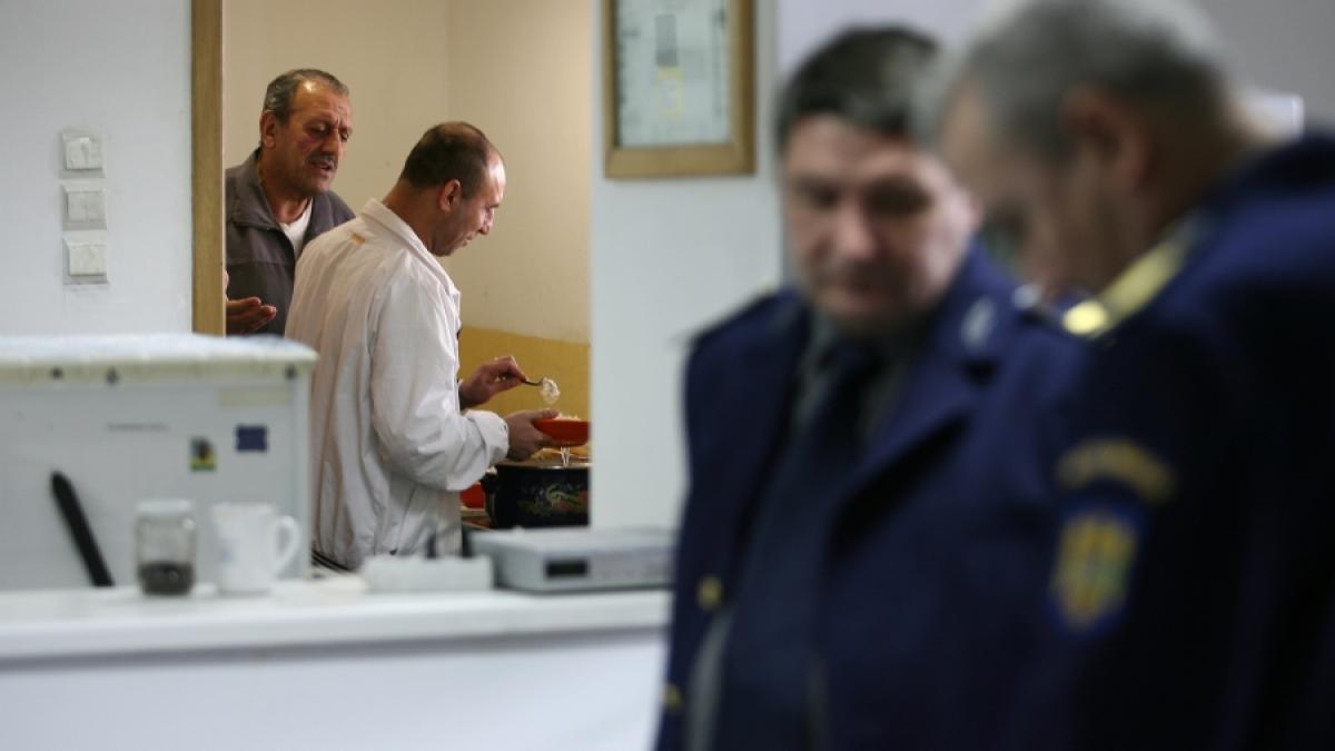 STRĂINII-PROBLEMĂ / Catch, închisoarea imigranţilor