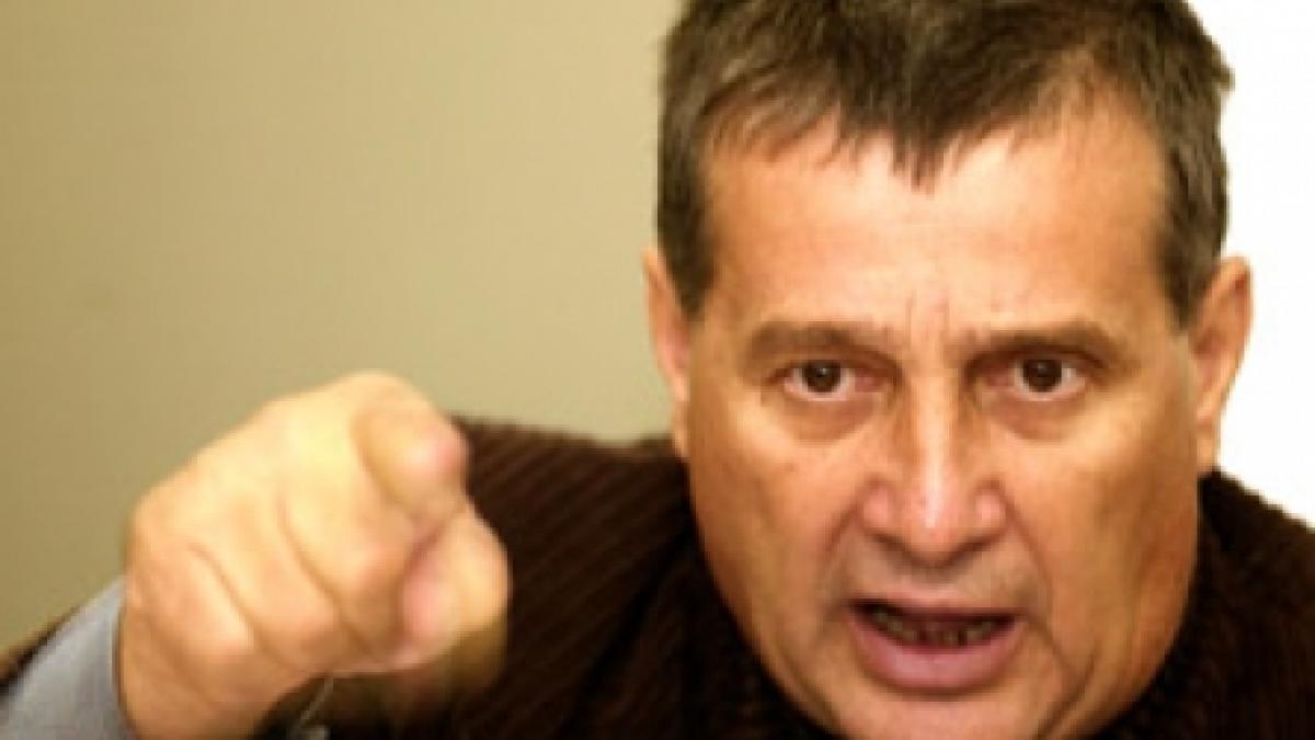 Protestul poetului Mircea Dinescu la Uniunea Scriitorilor