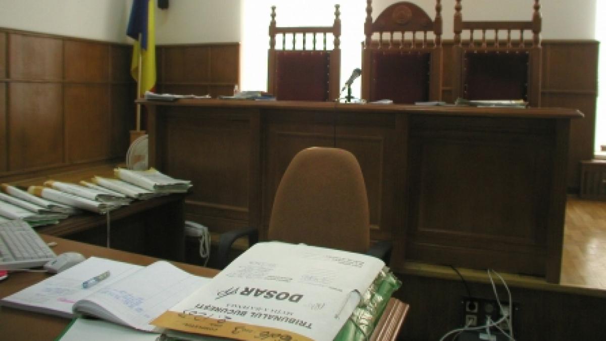 Puii de găină cu cioc de papagali (I)