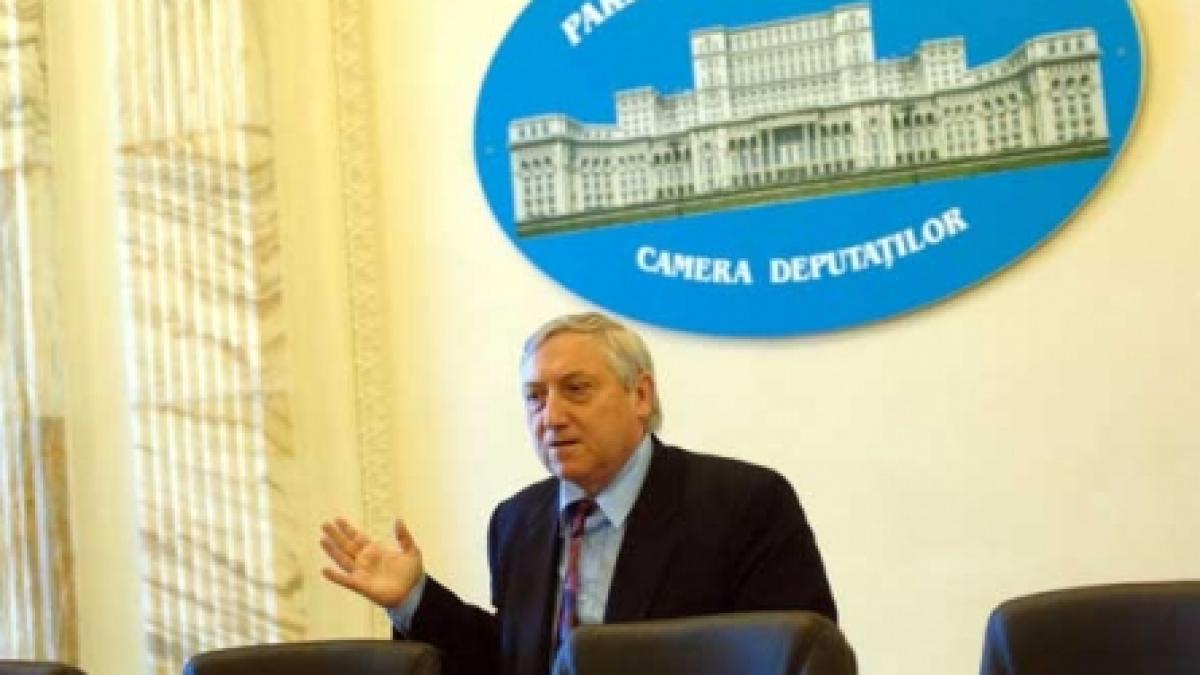 Hoţii strigă "hoţul"!