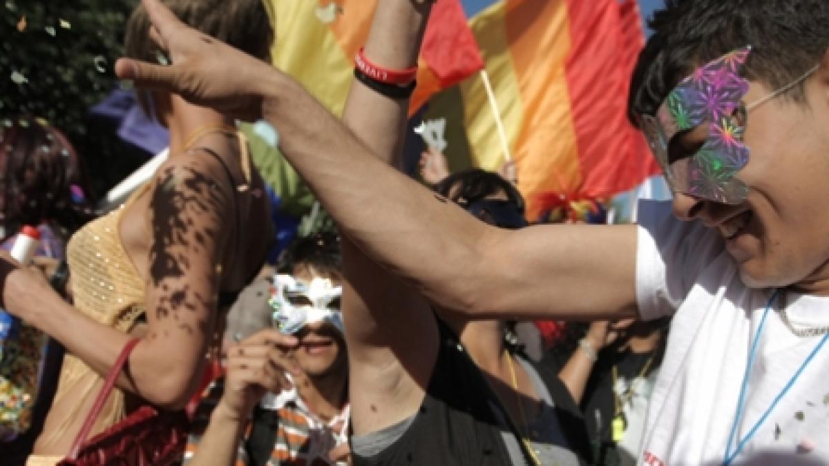 Băieţii "veseli" vrea şi ei... drepturi