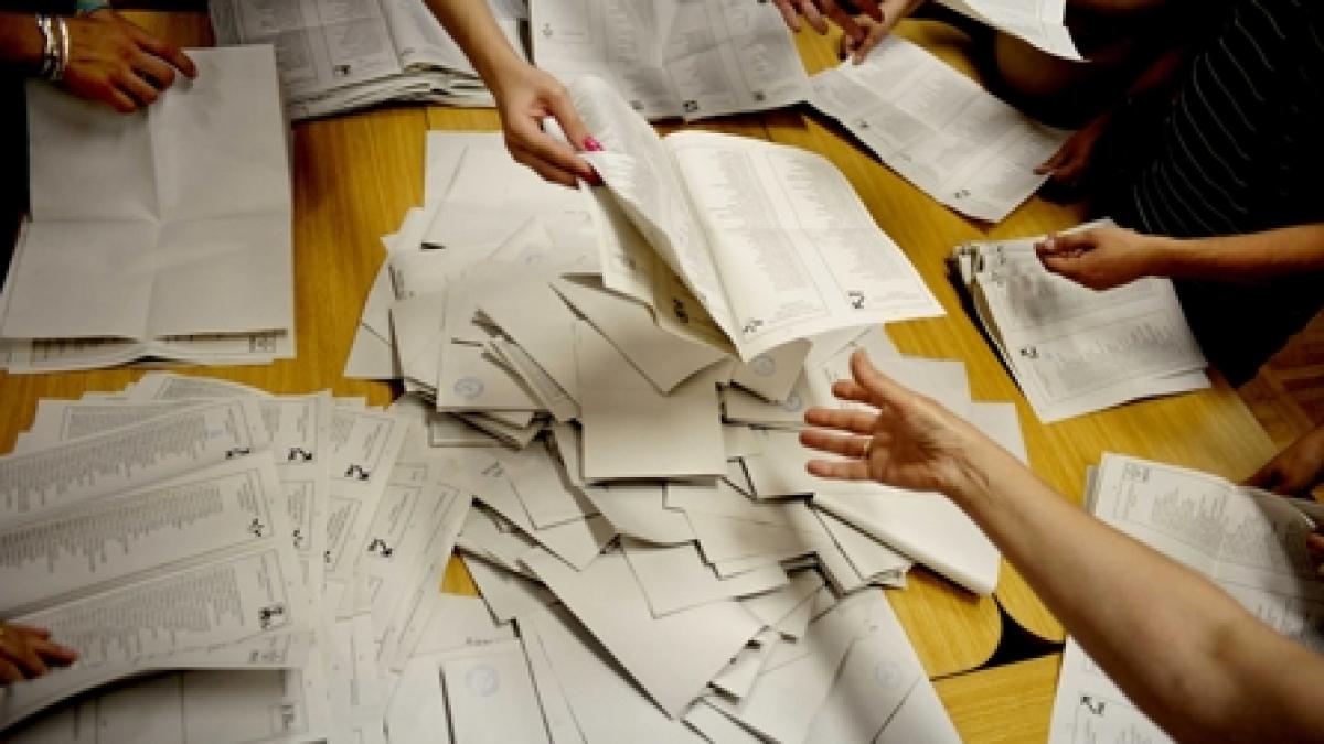De ce s-au tipărit 22 milioane de buletine de vot?