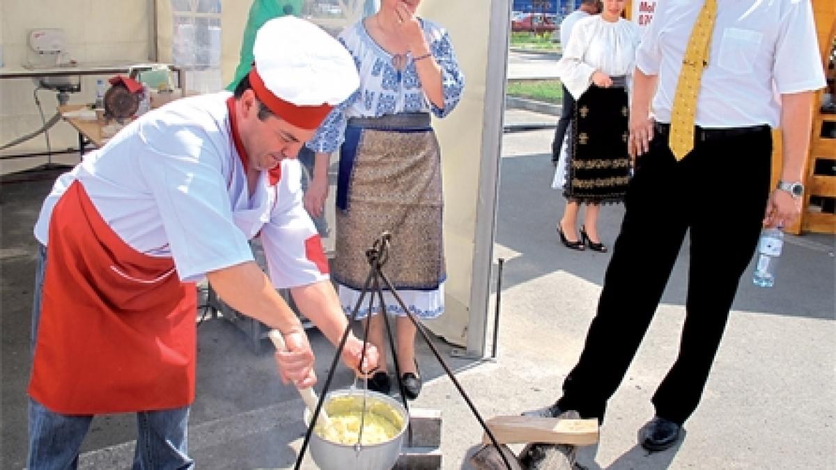 "Să vedeţi cum ne jucăm noi cu brânza..."