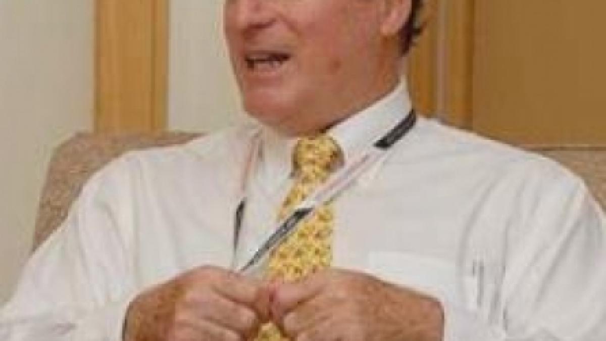 Un bancher din SUA ne învaţă cum să spălăm bani în România