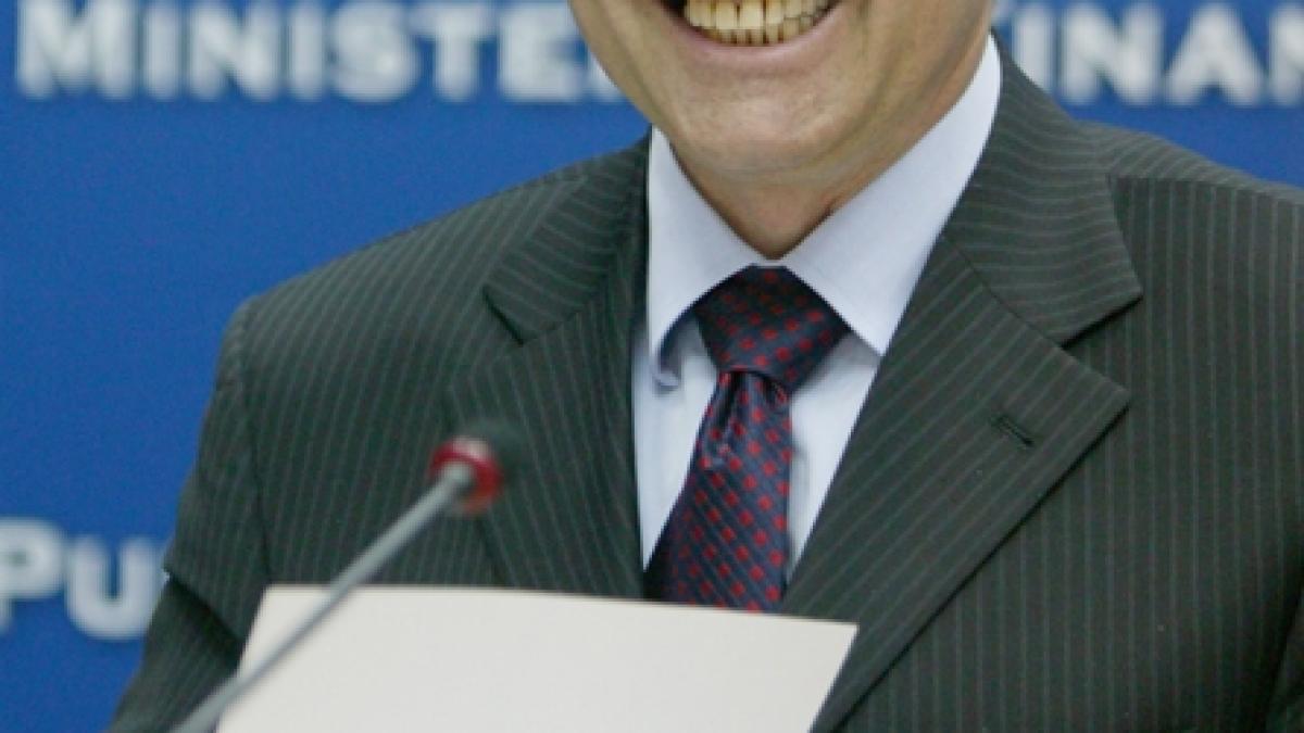 Economia scade cu 4%