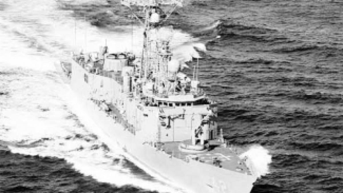 Un viceamiral, două nave militare şi orchestra flotei a 6-a americane vizitează Constanţa