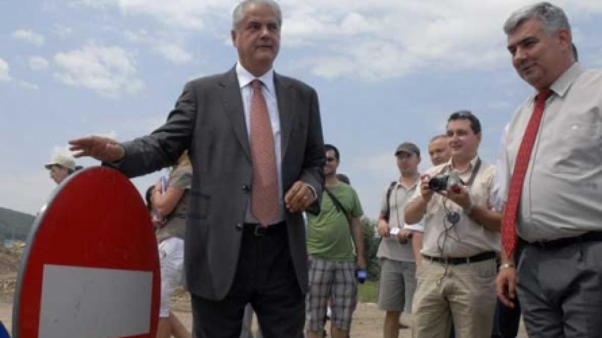Adrian Năstase, interzis de Radu Berceanu